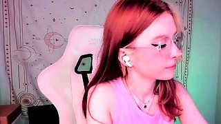 Amateur Webcam Teen Masturbates And Teases