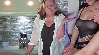 Interracial Swingers Party with Ivy and Layla Lixxx