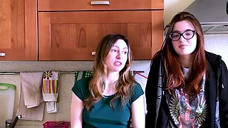 Amateur brown-haired stunners gobble cunt and play