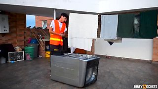 MILF Housewife Fucked Hard By Electrician For A Hot Reward