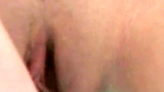 Brunette Babe Fingers Herself to Ecstasy in the Bath