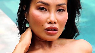 Asian Viviane slips out of her bikini