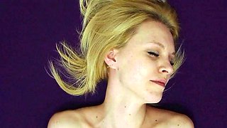 Blonde and her lovely pussy