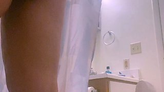 Sexynympho webcam model uses toy on clit to masturbate