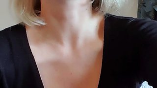 amateur blonde solo webcam