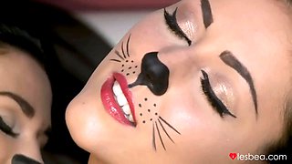 Small lesbo kittens with furry butt cork tail - halloween - lesbea