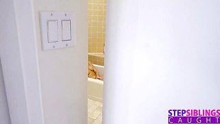 Cunning Riley and Melissa's handjob scene