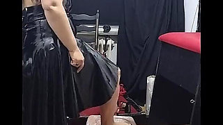 Xxl MILF Domina Trains Slave Pig with Folienbondage and Trampling