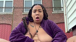 BBW Morning Squirt Show For her Neighbors onlyfans @melonmam