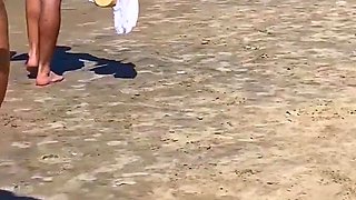 Amateur girlfriend fingered and rammed outdoors at the beach