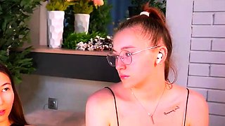Amateur shemale tranny facialized after a blowjob