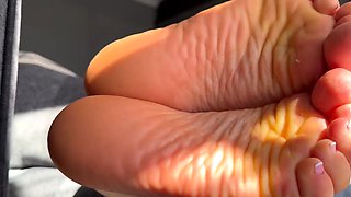 Hot amateur european foot and pantyhose fetish