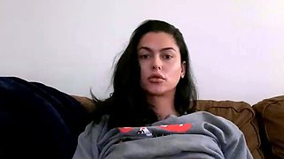 Brunette Tranny jerking in hard dick in solo Webcam