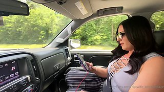 Webcam sex show featuring a brunette amateur MILF