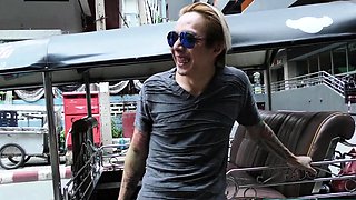 Thai street hooker picked up in a Tuk Tuk for sex on camera