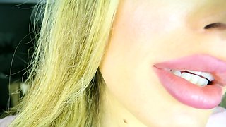 Amateur webcam girl masturbate big dildo