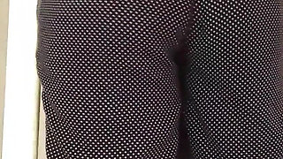 Howing My Body at a Dressing Room