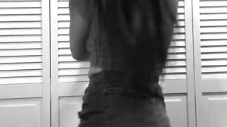 Sexy ass shaking just for you!