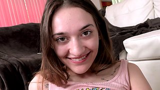 Webcam fun mature brunette with toys cum on cam