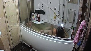 Sizzling Amateur Cock sucking Brunette on Cam