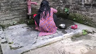 Desi Aunty Naked Bath Surprise - Hardcore Ass Fucking in Shower