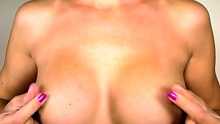 Big-Titted Lynna Nilsson's Webcam Show