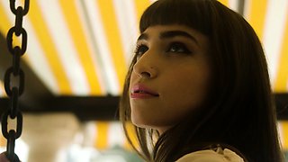 Nude teen Ivy introdcing her hairy pussy