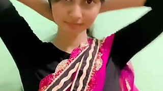 Desi Girl in Desi Dress Showing Her Tits