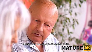 Mature4k. old man cant please wifey so she makes budge on handsome waiter