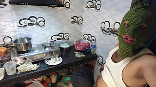 Indian Unsatisfied Bhabhi Hard Sex with Devar in Kitchen