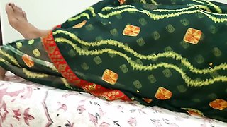 Beautiful Xxx Indian Green Saree Aunty Does Fingering Boob Press & Receives Cumshot From Devar