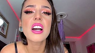 Solo girls masturbate until orgasm for