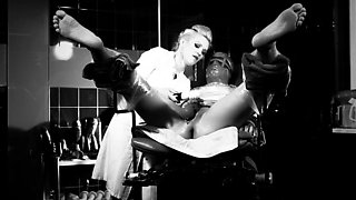 Amateur Blonde Fisting Her Ass