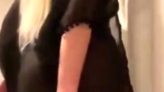 amateur bantikgirl flashing ass on live webcam