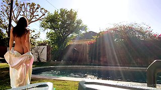 Love Chat Big Boobs Brunette Masturbating For Cam