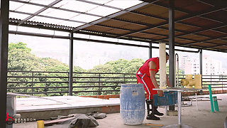 A BBC Construction Worker Inserts His Large Penis Into His Busty Boss on a Terrace - Brandon Cruz & Mariana Martix
